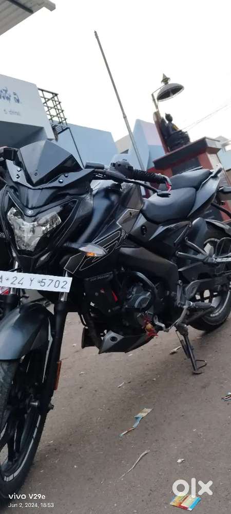 Bajaj NS 160