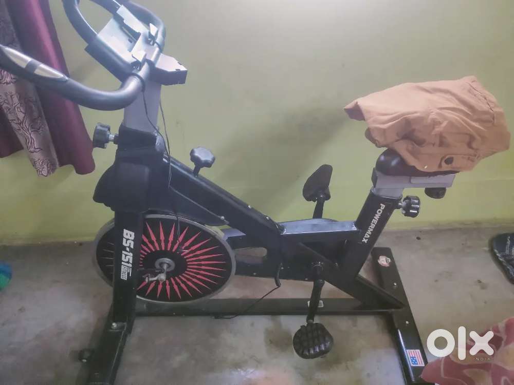 BS-151 Home Use Group /Spin Spinner Exercise Bike (Black, Red)