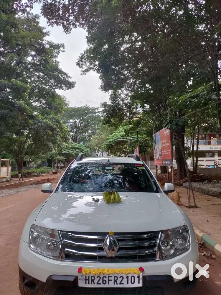 Army driven car in Karnataka 
Hr number