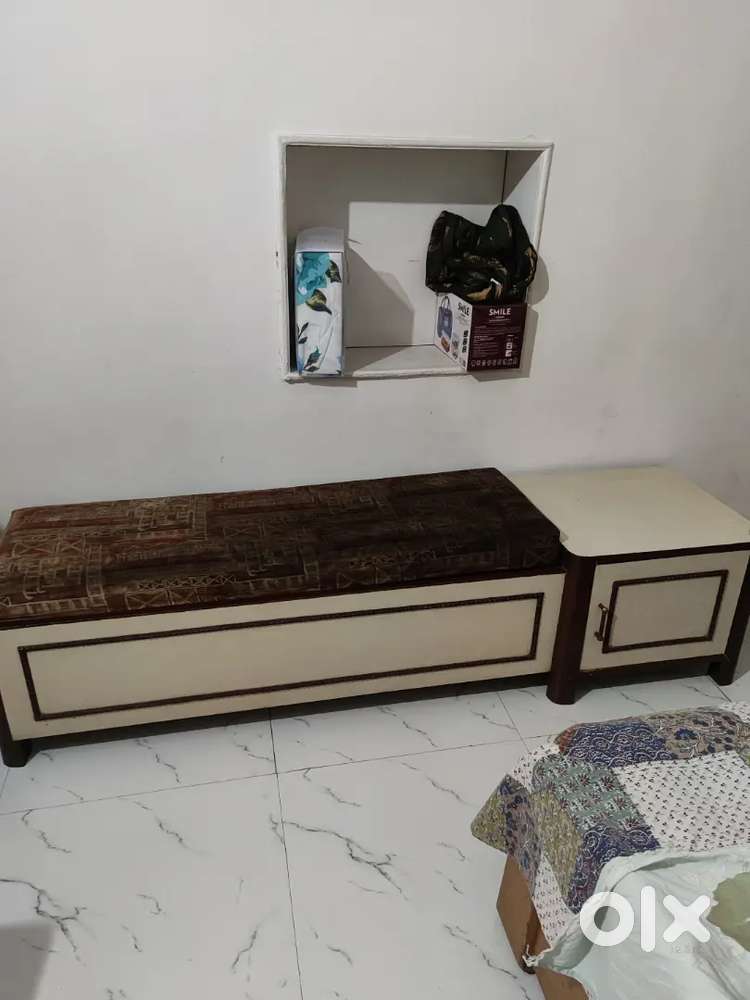Satty with Box and cupboard