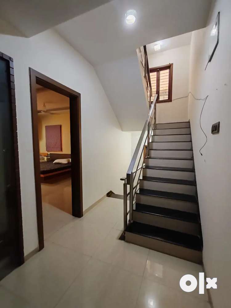 Four bhk fully furnished bungalow in Piplod
