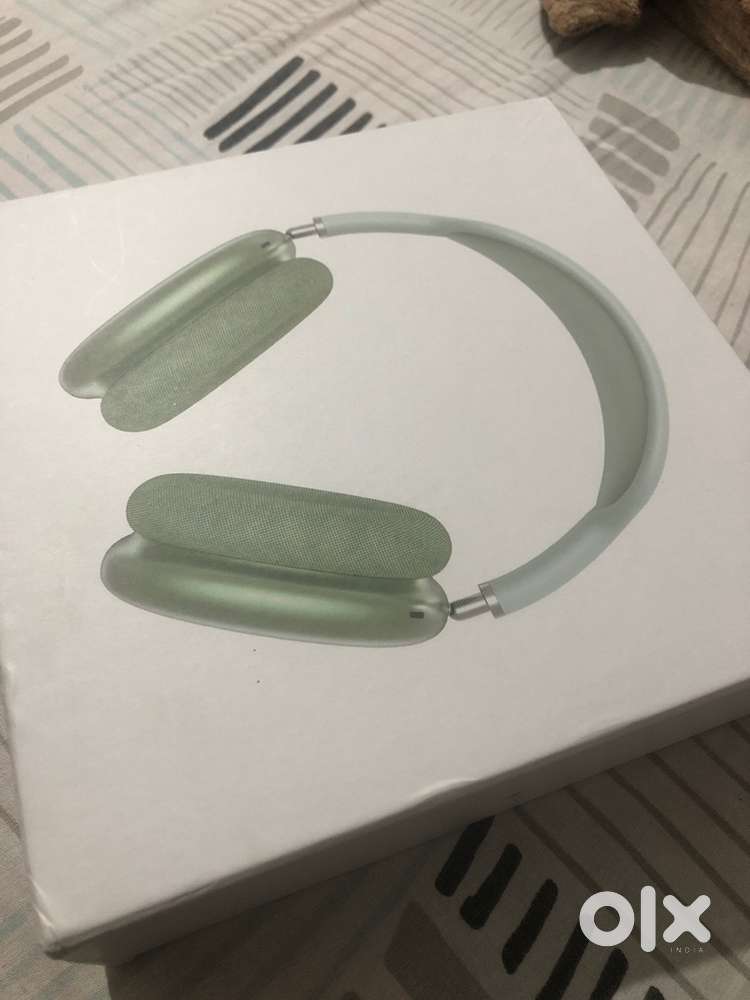 Apple Airpods max (headphones)