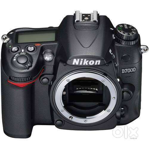 NIKON D7000 DX 16.2MP with NIKKOR 18-105mm f/3.5-5.6 AF-S DX VR ED