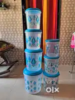 Set of 7 storage containers.