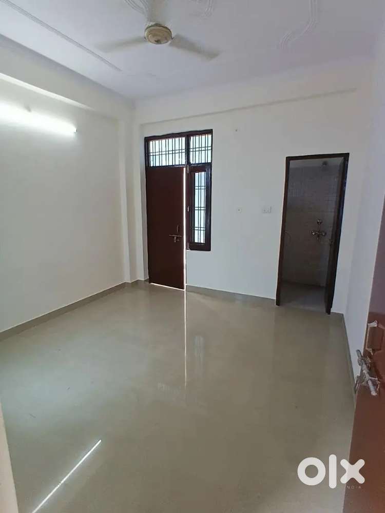 3bhk flat available for rent in Vikas Nagar