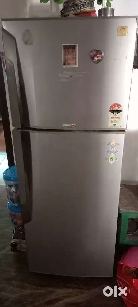 Godrej GFE 29 TZ DOUBLE DOOR TOP FREEZER 271 Litres Refrigerator