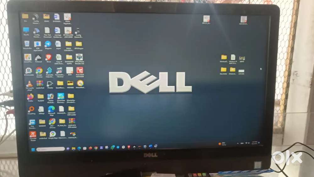 All in one computer with HDMI in support