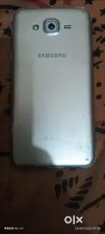 J700  4g 128