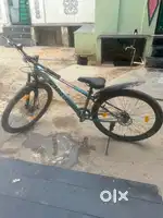 Schnell Holt 007 29T GY RD YL Mountain Bike - Excellent Condition!