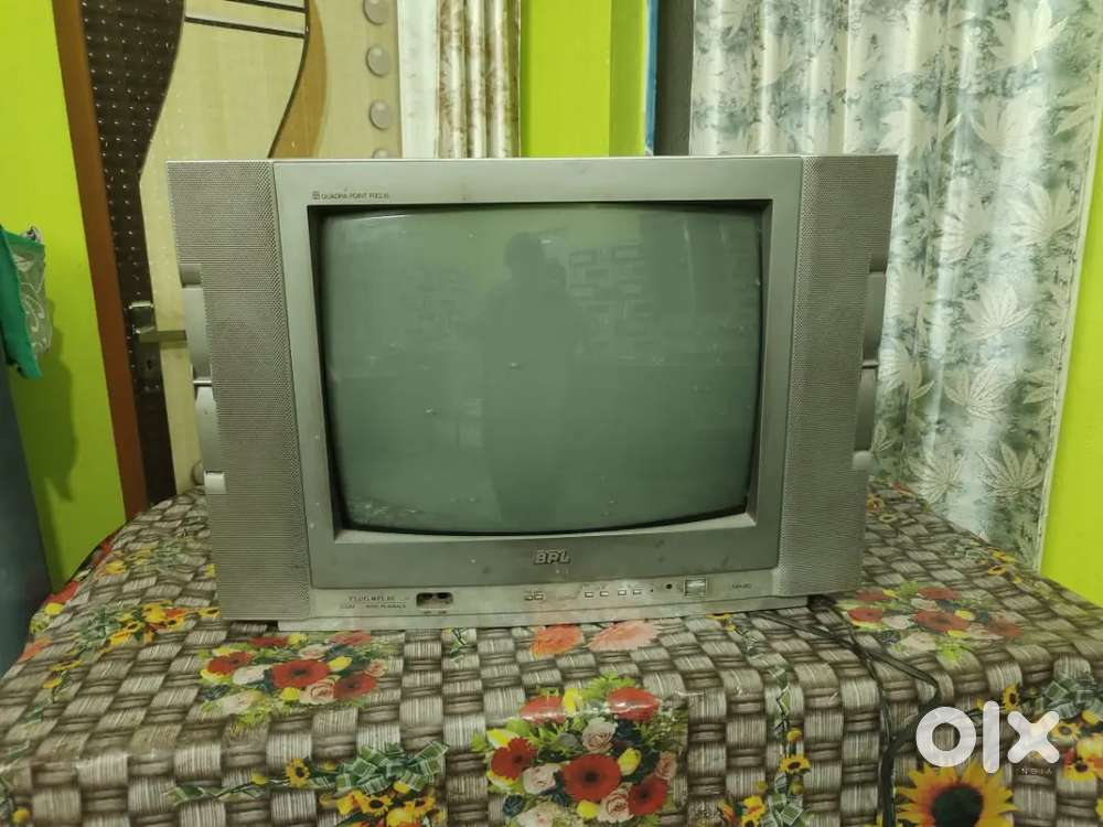 A GOOD CONDITION 24 INCH  BPL COLOUR TV SALE