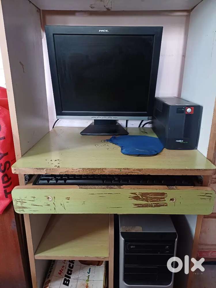 HCL Desktop with stand for immediate Sale