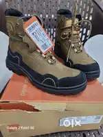 boots pierre cardin one shot me dena hai 18 piece hai 1700 per piece