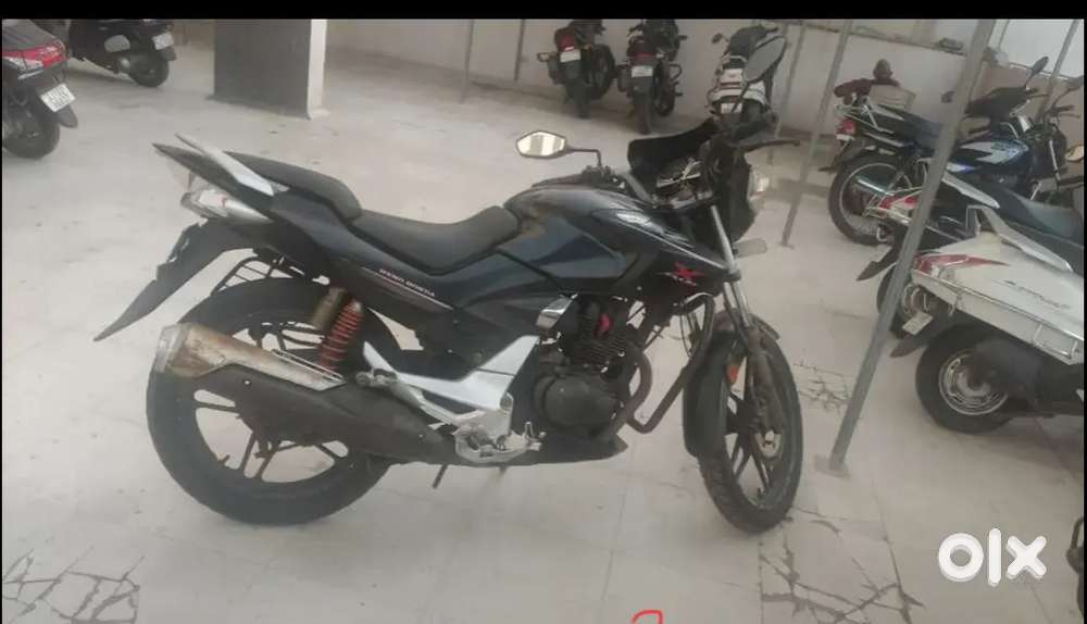 Single hand CBZ for sale. 160 CC, alloy wheel