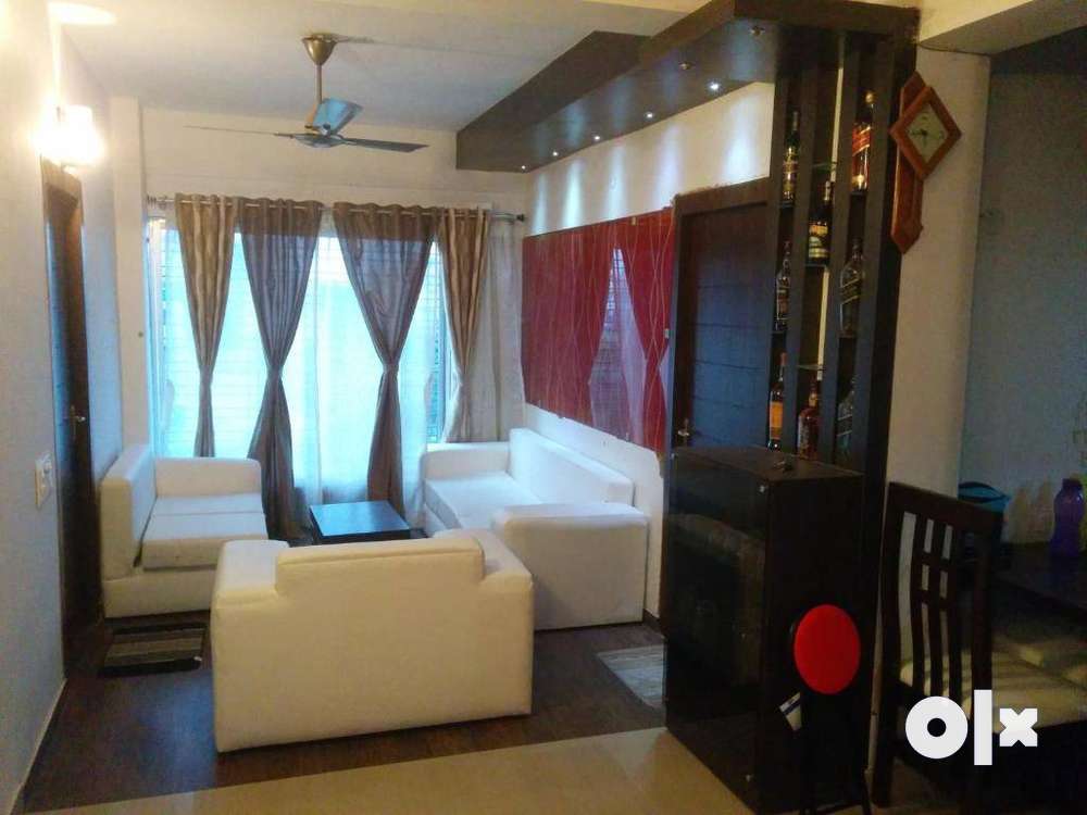 Spacious 3BHK Furnished Apartment Near Acropolis Mall