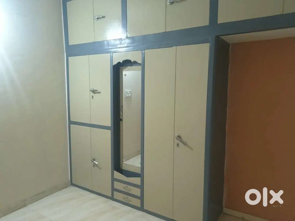 Behind kamla nagar lake 1 bhk bed cupboard and kitchen furniture