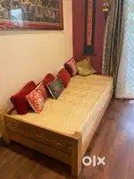 Solid rubber wood diwan