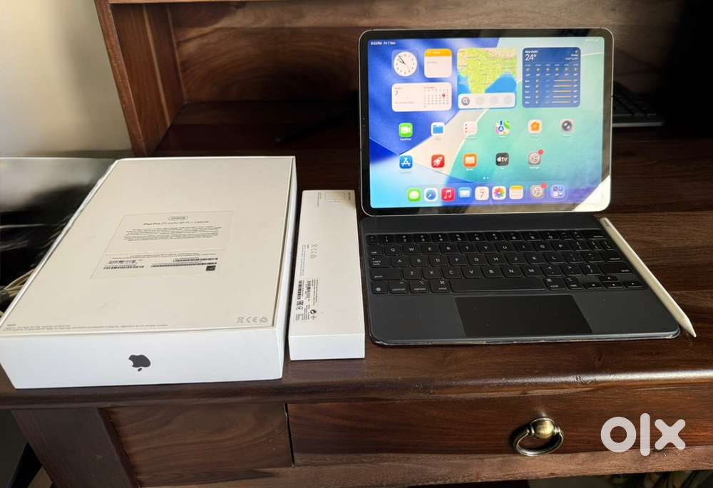 iPad Pro 11inch 1st Gen Bundle