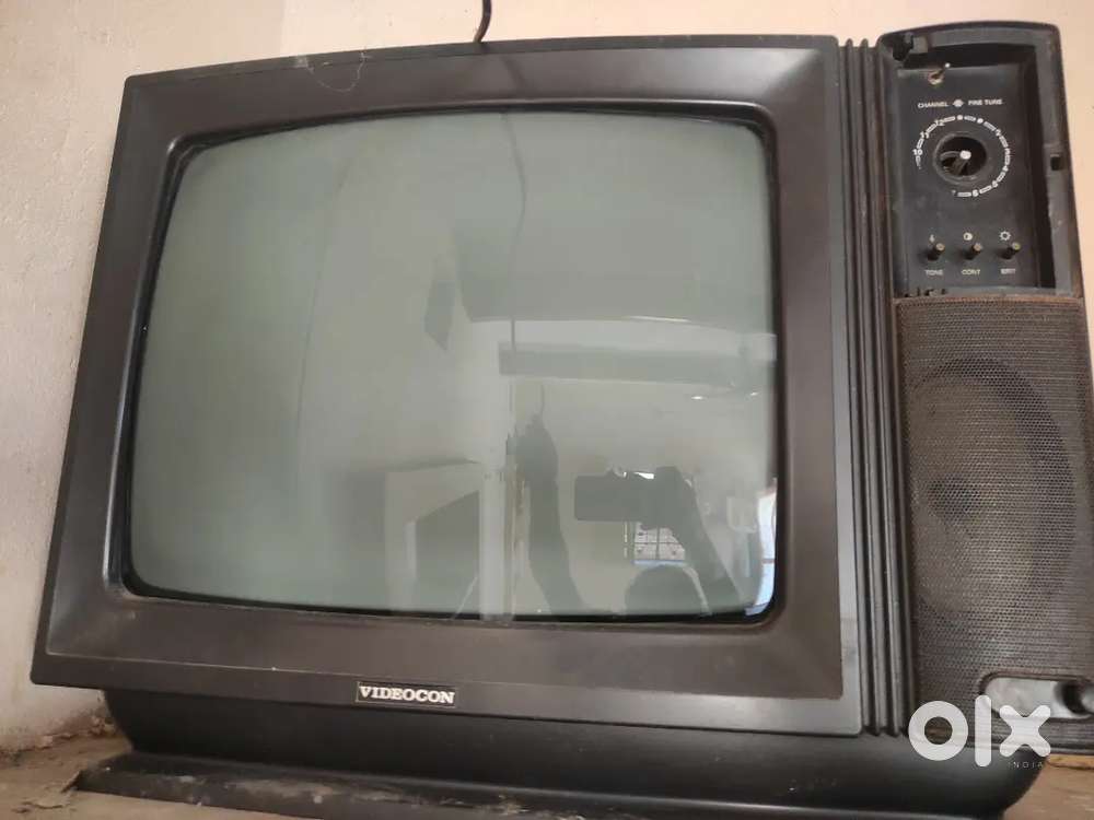 Selling my antique telivision (Black & White)