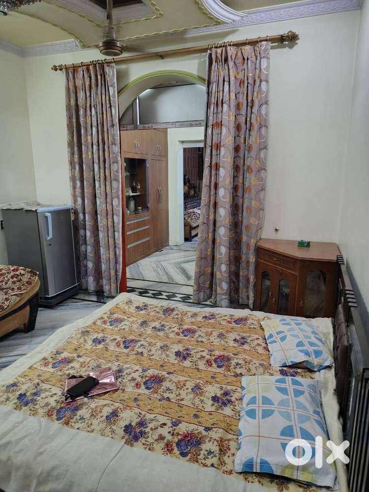 Fully Furnished/Semi Furnished 2 room set available for Rent