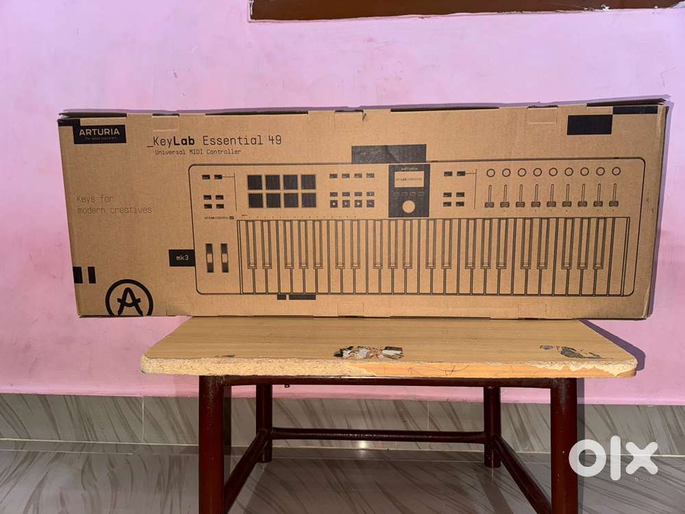 Arturia KeyLab Essential 49 mk3 MIDI Controller with 49