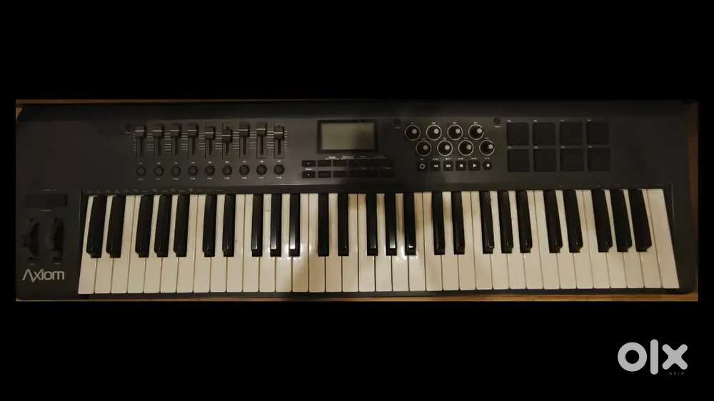 M - Audio Axiom 61 midi keyboard for Sale!