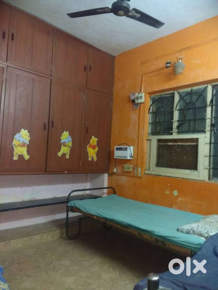 Daily, monthly Men, women, couples diff. places T Nagar AC wifi