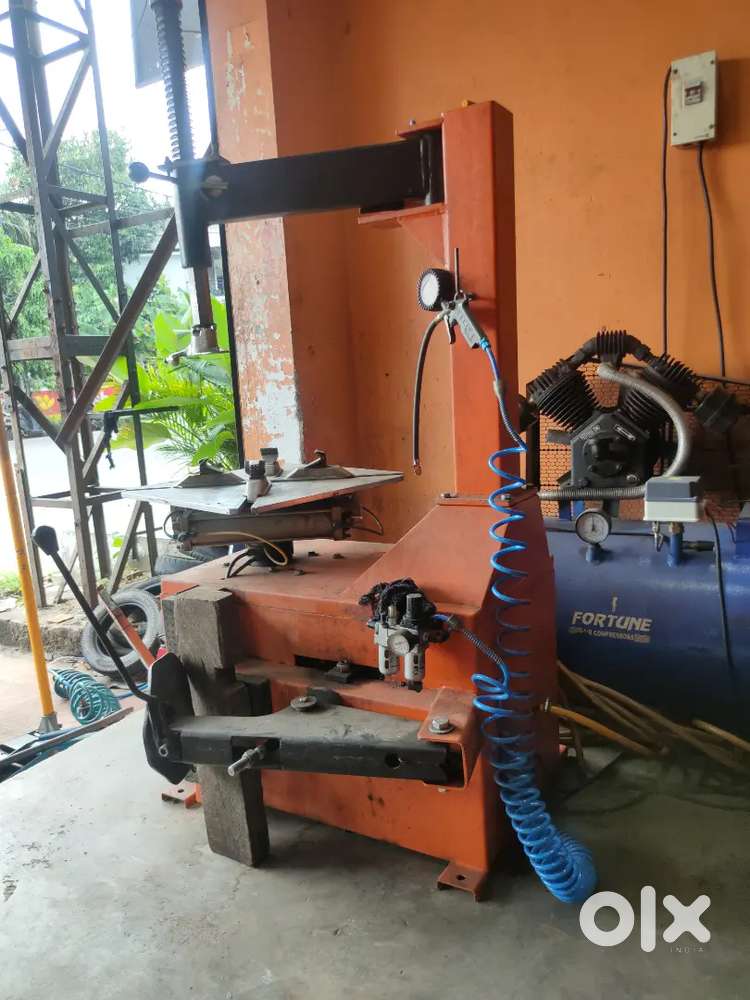 ടയർ കടയിലേക്ക് ടയർ പണിക്ക് ആളെ ആവശ്യമുണ്ട്