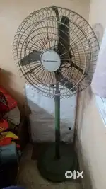 Almonard Industrial pedestal fan with protective cage