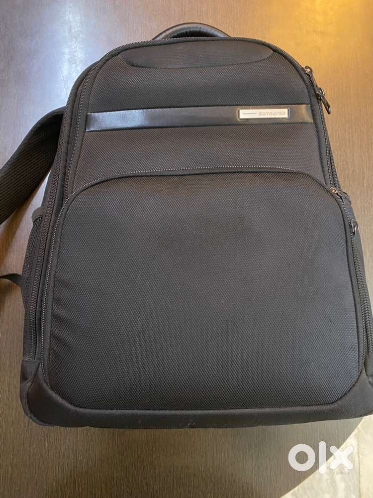 Samsonite  - Black Vectura Large Backpack in new condition