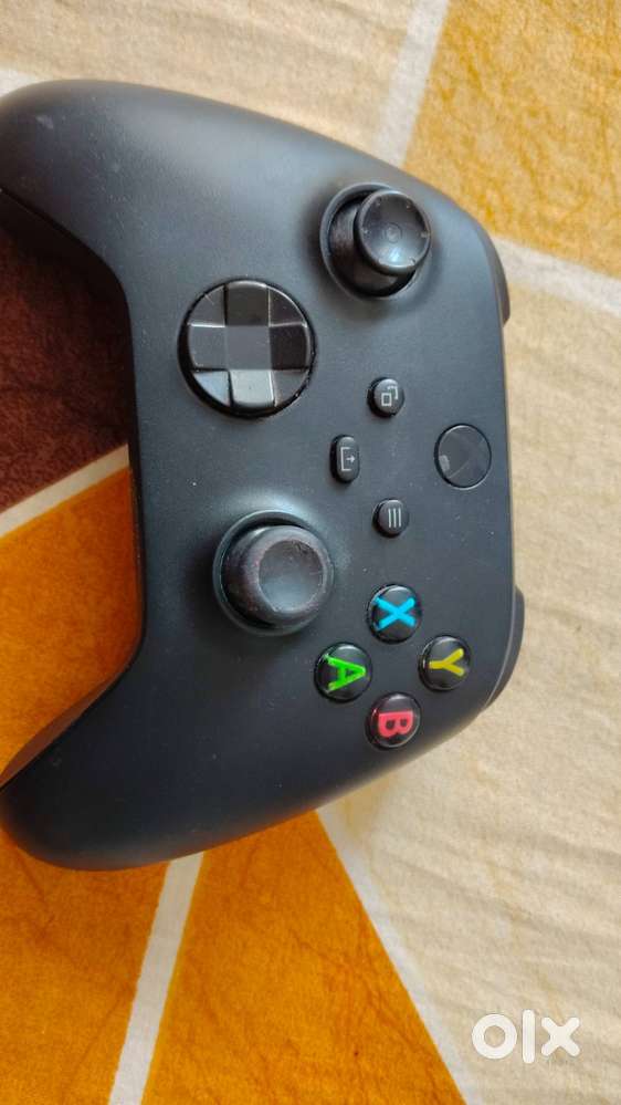 Xbox wireless controller compatable with pc, console and mobile device