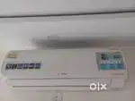 Lloyd 1.5 Ton 3 Star Inverter Split AC.