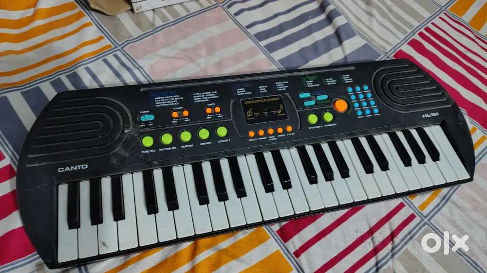600 ₹ piano