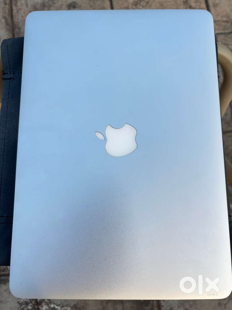 Apple MacBook Air (13-inch, Early 2015) – Excellent Condition