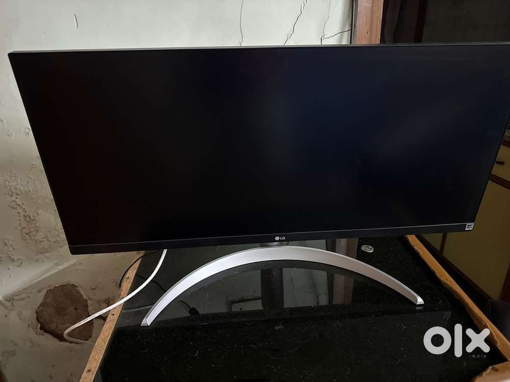 LG 29WQ600 Ultrawide 29” Monitor – USB-C, 100Hz, Built-in Speakers