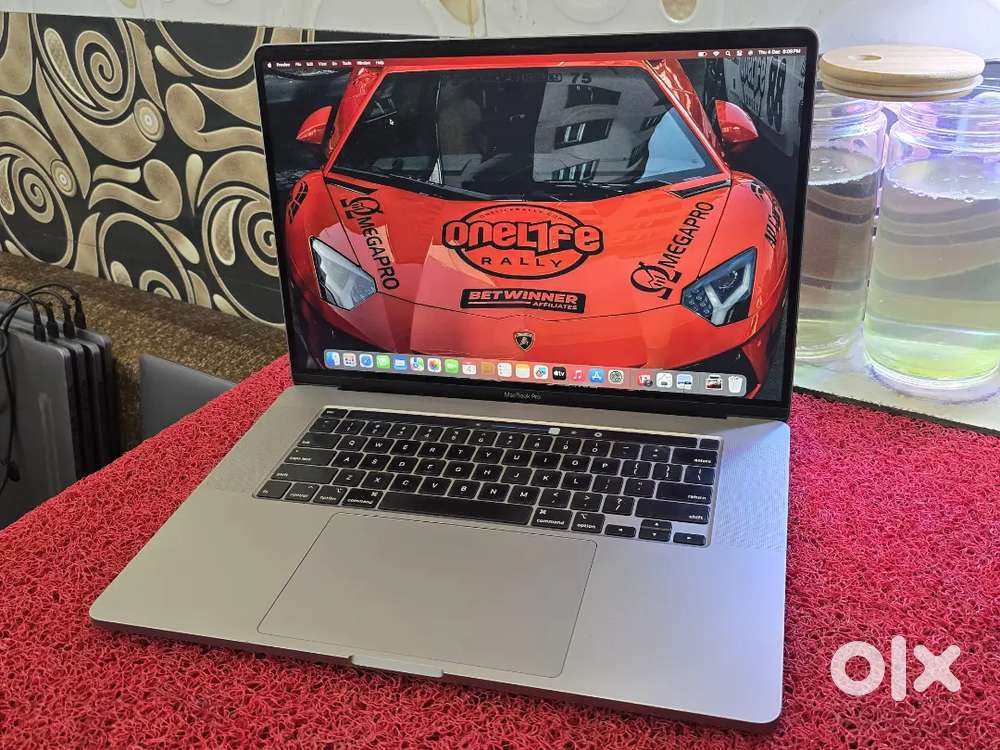 Apple Macbook Pro 2020 i7 16gb 512gb 5.5gb Graphics 16inch Retina