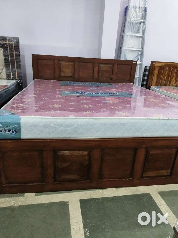 Solid wood bed