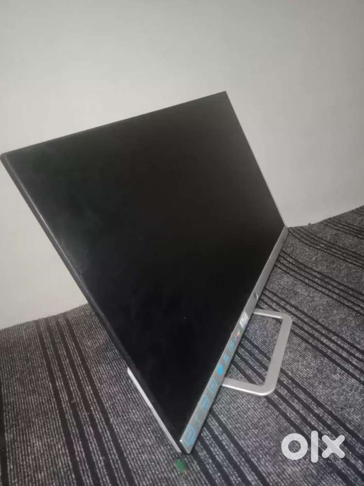 HP 23.8 HD MONITOR, INBUILT SPEAKERS. In great condition