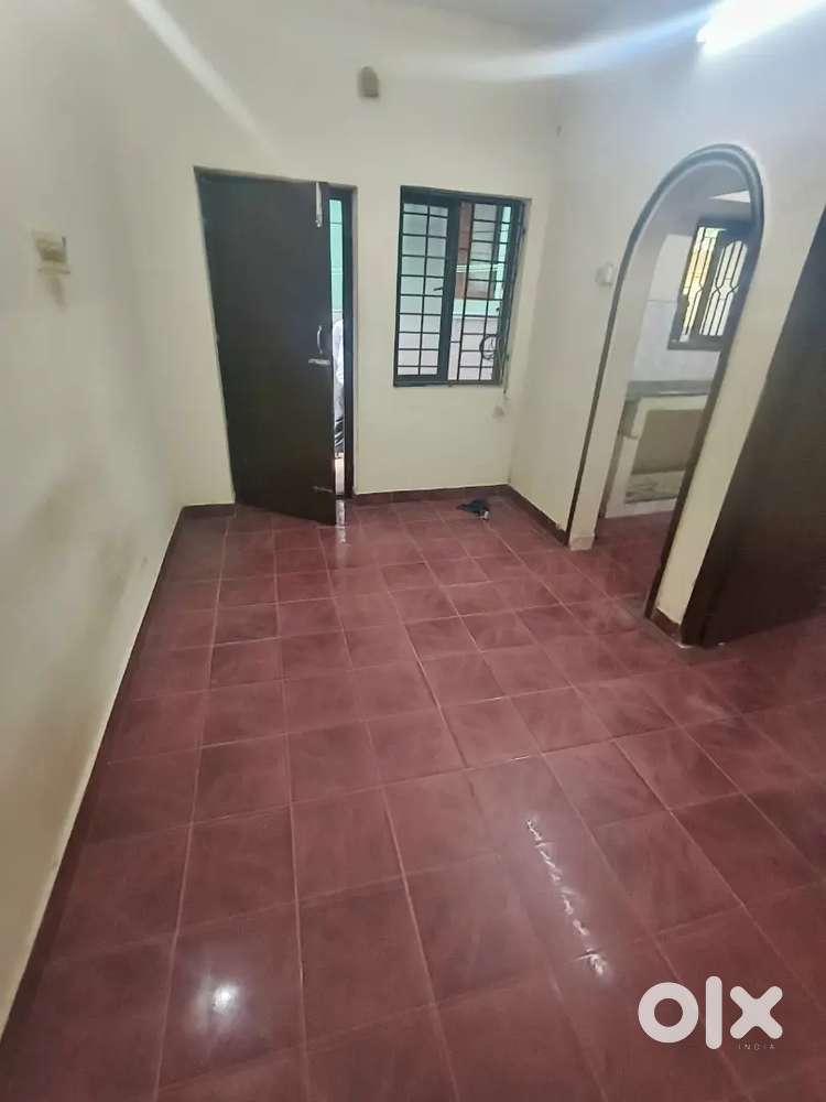 1 BHK / FAMILY/   VELACHERY BIPASS ROAD