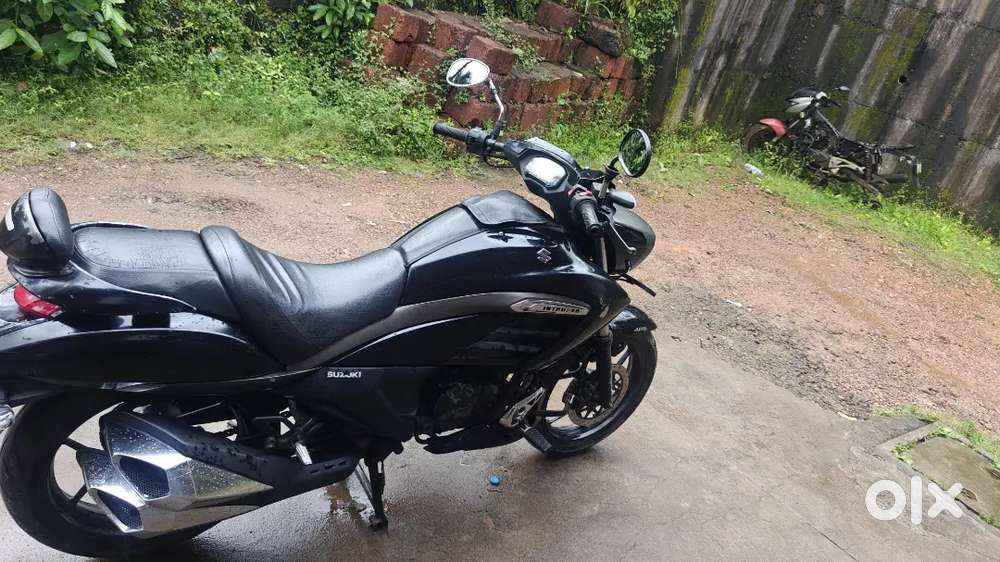 suzuki intruder