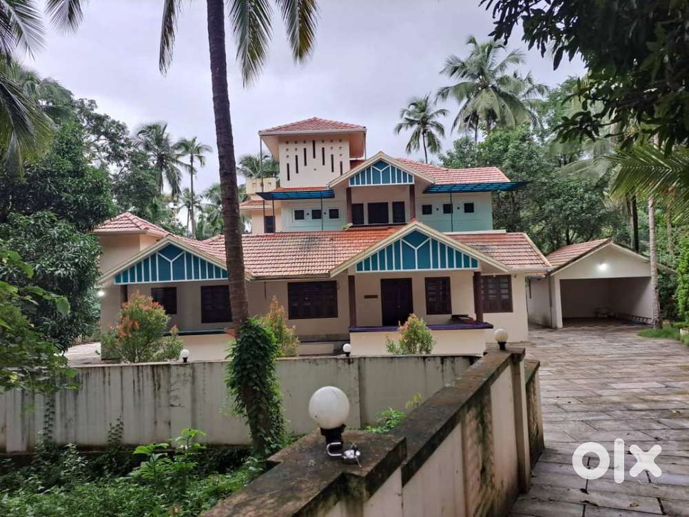 4 BHK House