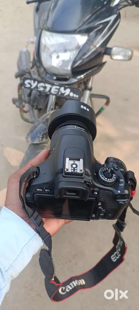 Cennon camera  1500 D