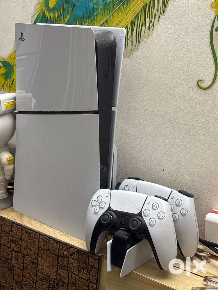 Play station 5  3 Months old  disc edition  with games