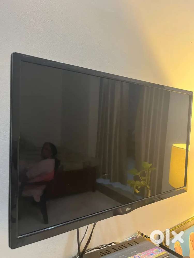 Tv 28 inch want to sell it is in a good condition