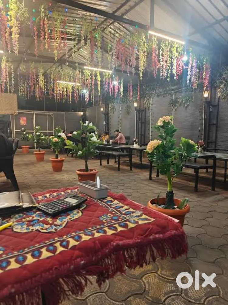 Resturant me kaam.karna hai