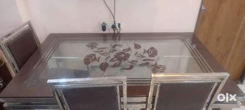 6 CHAIR GLASS DINING TABLE