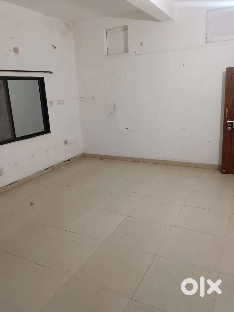 370 sqft office space ground floor unfurnished Shailendra nagar