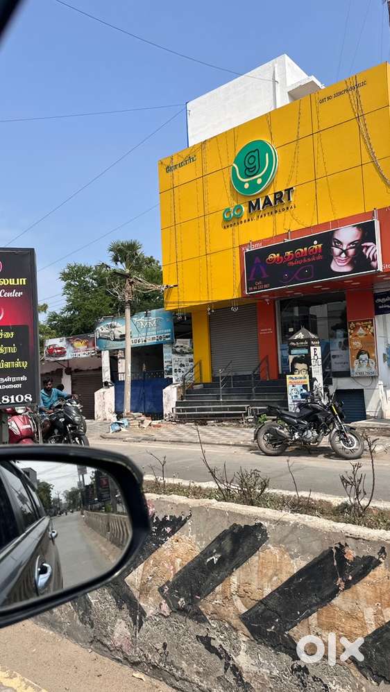 Showroom /office space sq ft 1000 . Prime location