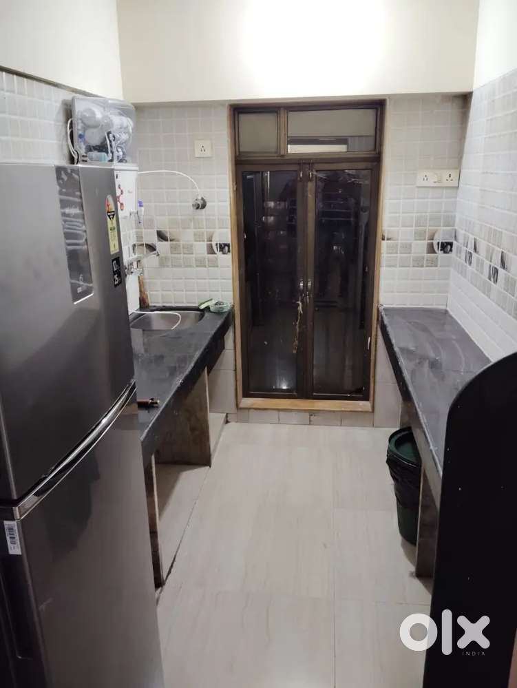 Looking Bachelor Flatmate- Male/Boys