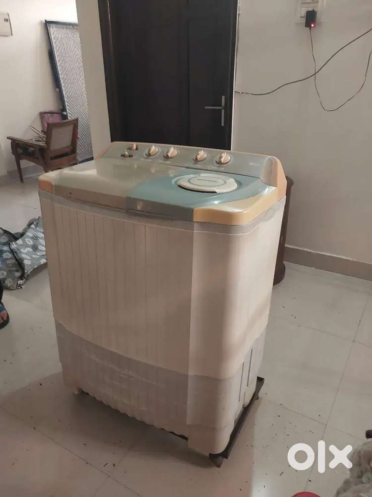 LG semi automatic washing machine 6.5kgs