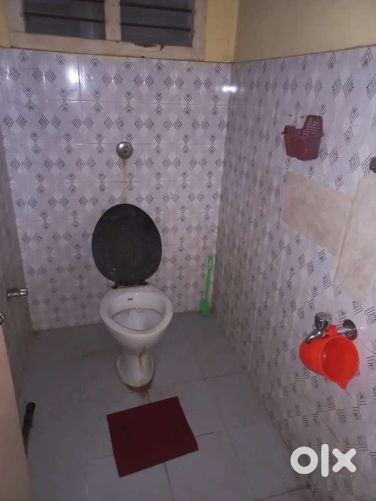 ROOM MATE REQUIRED GENTS 1 PERSON TO SHARE WIT ME 5500RENT 12000DEPOST